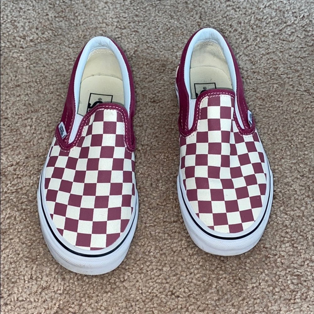 Like new magenta checkered vans size 6✨